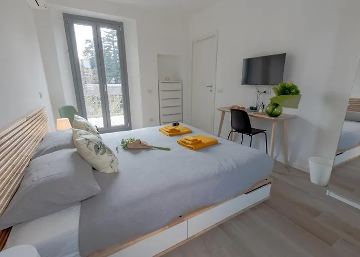 Terrace In Center Apartamento Cernobbio